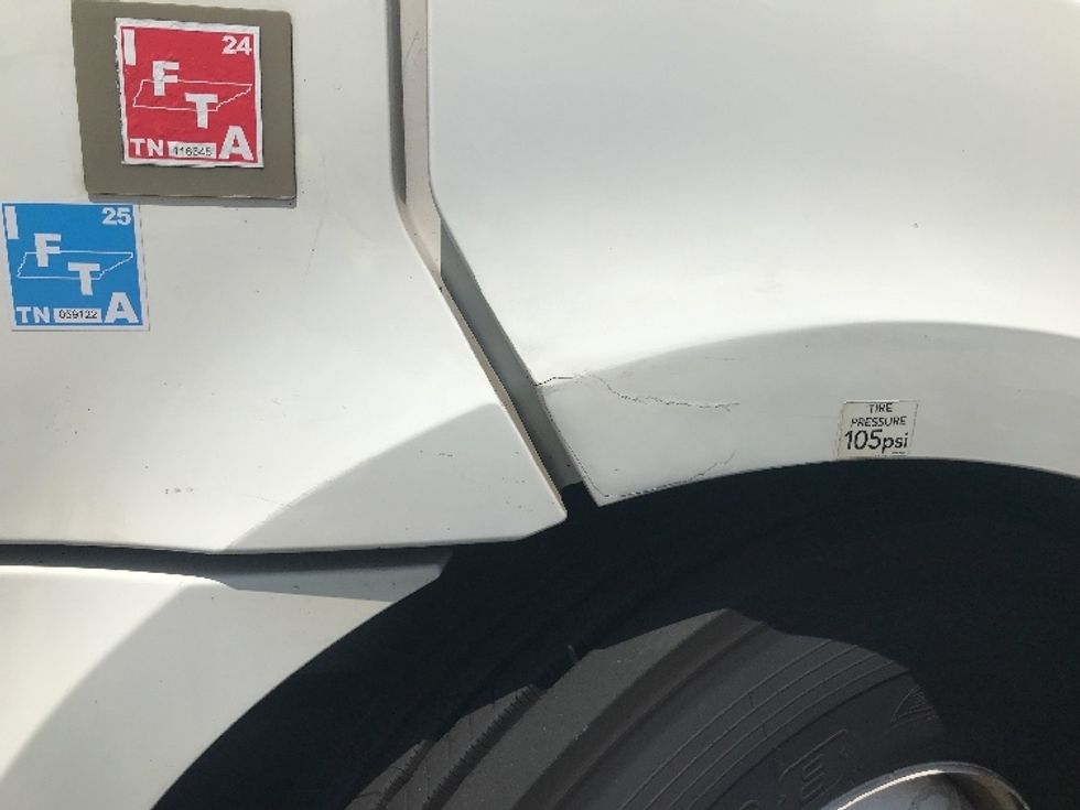 Day Cab Tractor-Heavy Duty Tractors-Freightliner-2020-T12664ST-Allentown-PA-552,423\n\t\tmiles-$ 39,250 - Image 17