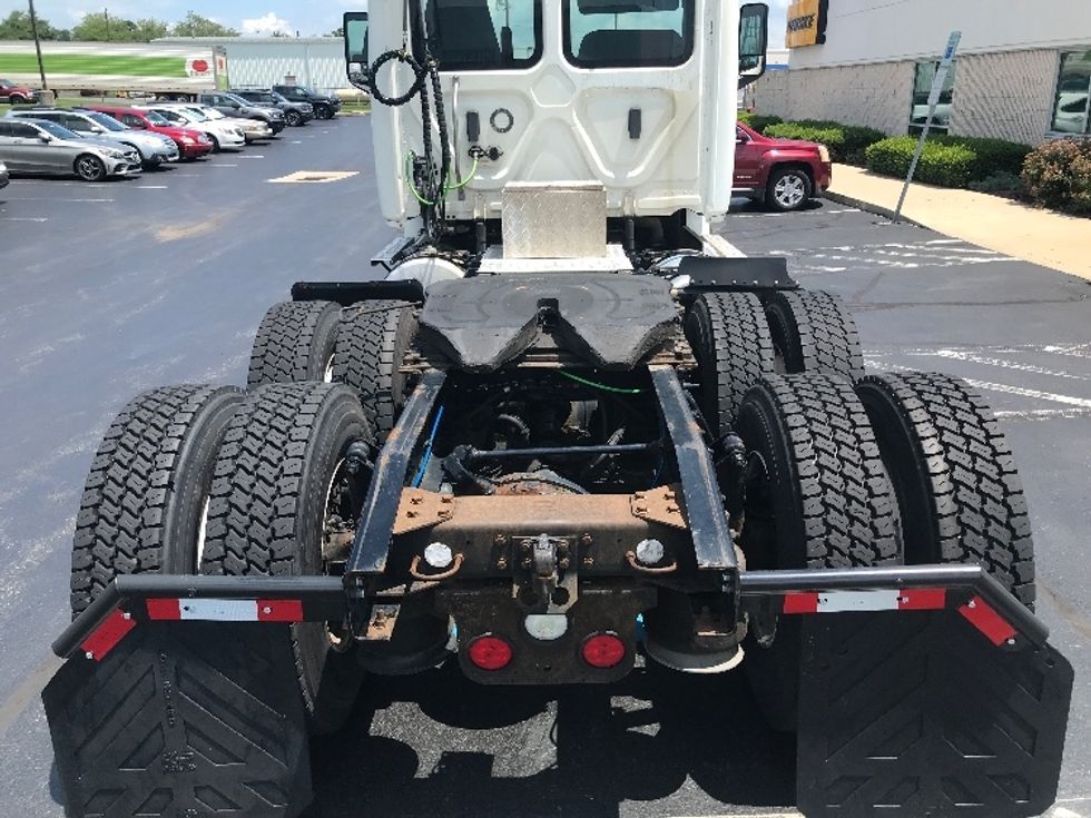 Day Cab Tractor-Heavy Duty Tractors-Freightliner-2020-T12664ST-Allentown-PA-552,423\n\t\tmiles-$ 39,250 - Image 6