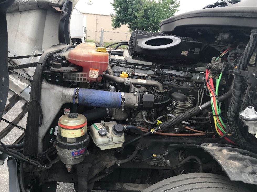 Day Cab Tractor-Heavy Duty Tractors-Freightliner-2020-T12664ST-Allentown-PA-670,305\n\t\tmiles-$ 27,750 - Image 16