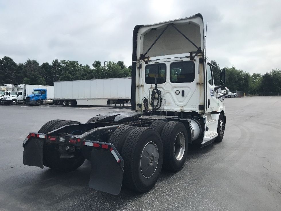Day Cab Tractor-Heavy Duty Tractors-Freightliner-2020-T12664ST-Allentown-PA-670,305\n\t\tmiles-$ 27,750 - Image 7