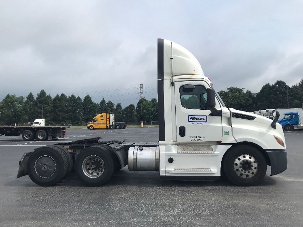 Day Cab Tractor-Heavy Duty Tractors-Freightliner-2020-T12664ST-Allentown-PA-670,305\n\t\tmiles-$ 27,750 - Image 8