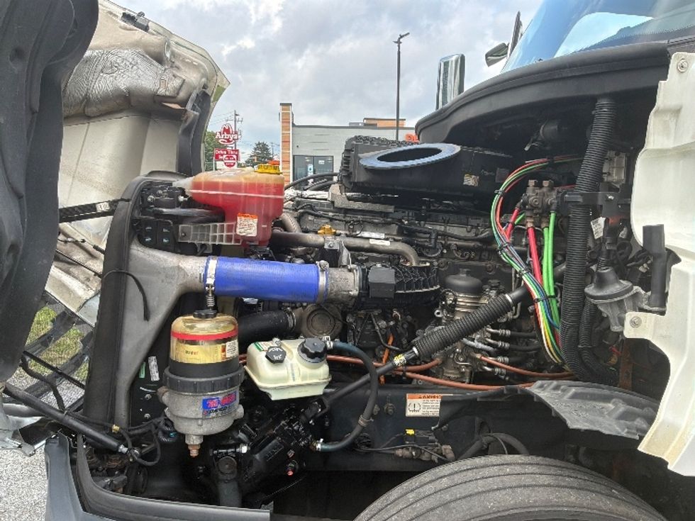 Day Cab Tractor-Heavy Duty Tractors-Freightliner-2020-T12664ST-Allentown-PA-696,213\n\t\tmiles-$ 27,750 - Image 16