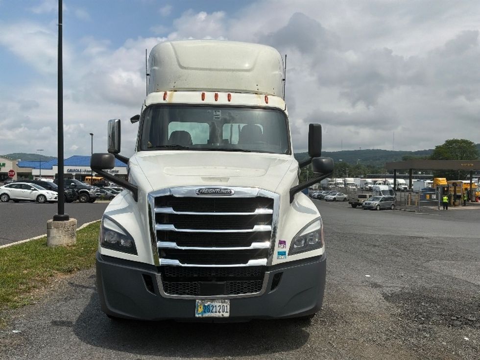 Day Cab Tractor-Heavy Duty Tractors-Freightliner-2020-T12664ST-Allentown-PA-696,213\n\t\tmiles-$ 27,750 - Image 2