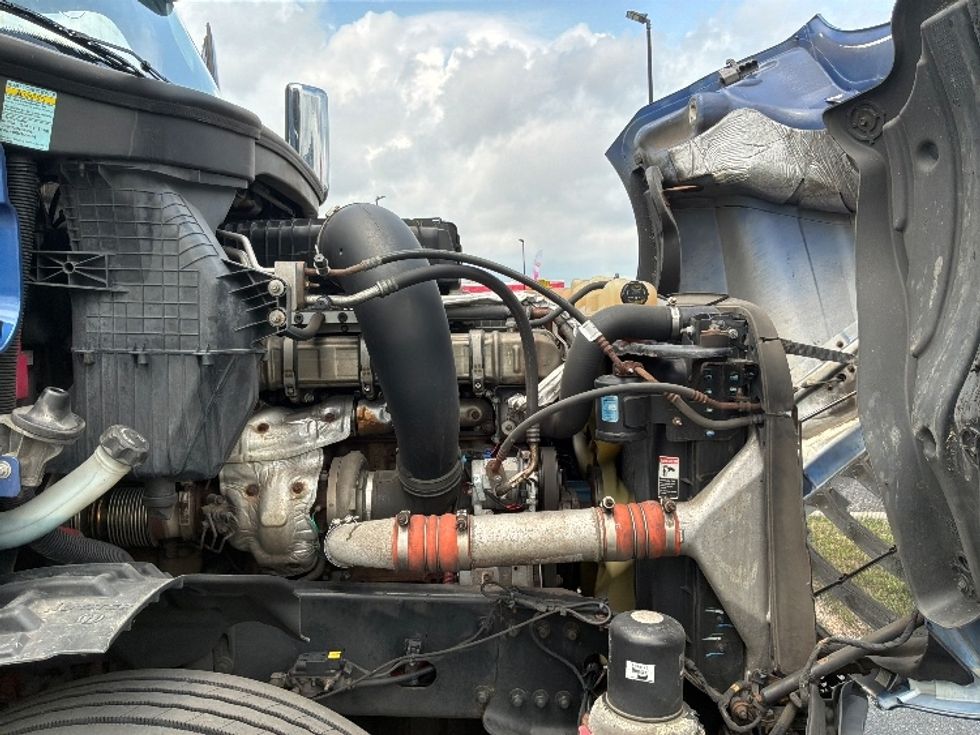 Day Cab Tractor-Heavy Duty Tractors-Freightliner-2020-T12664ST-Allentown-PA-743,275\n\t\tmiles-$ 27,750 - Image 15