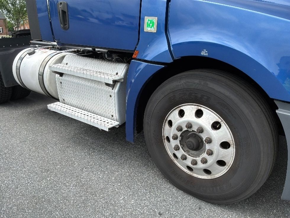 Day Cab Tractor-Heavy Duty Tractors-Freightliner-2020-T12664ST-Allentown-PA-743,275\n\t\tmiles-$ 27,750 - Image 21