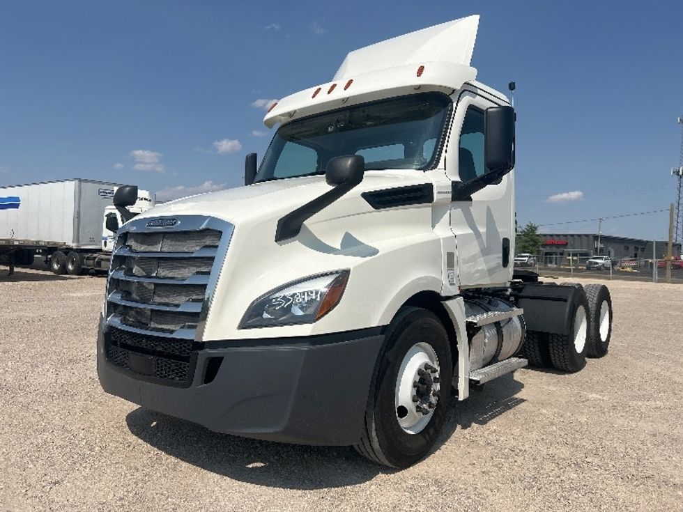 Day Cab Tractor-Heavy Duty Tractors-Freightliner-2020-T12664ST-Amarillo-TX-563,945\n\t\tmiles-$ 37,500 - Image 3