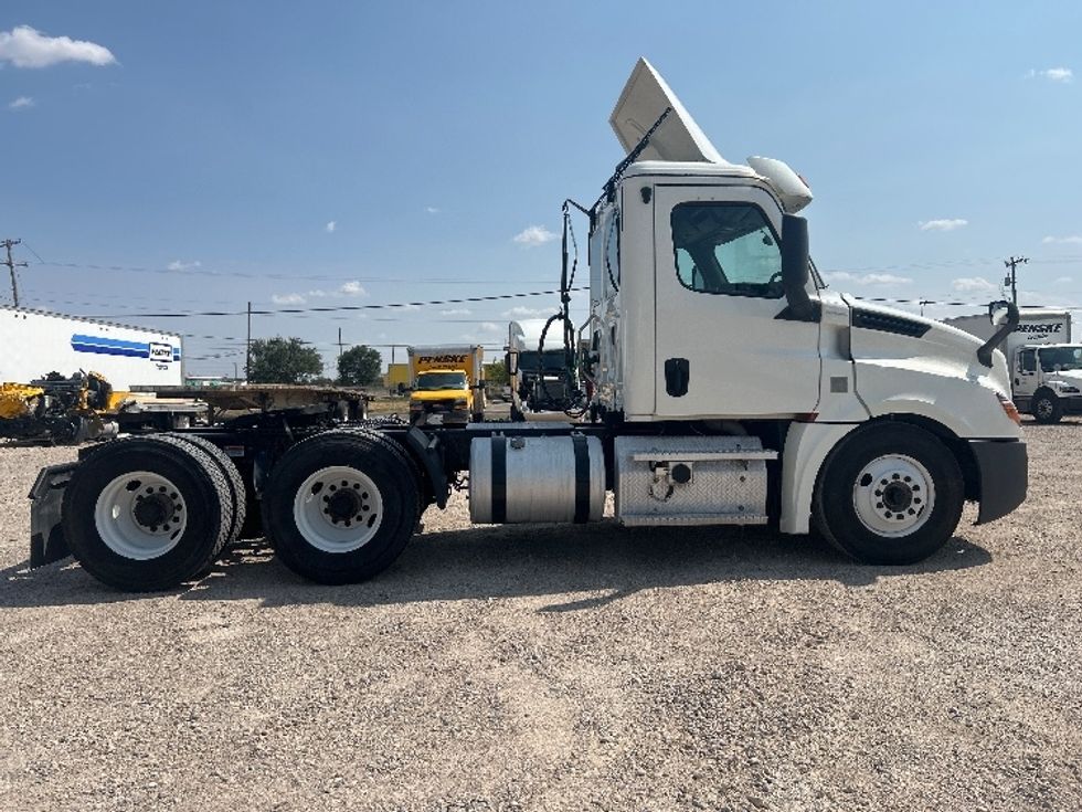 Day Cab Tractor-Heavy Duty Tractors-Freightliner-2020-T12664ST-Amarillo-TX-563,945\n\t\tmiles-$ 37,500 - Image 8