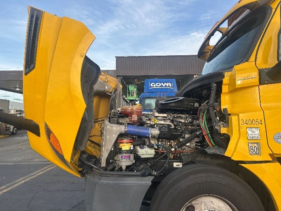 Day Cab Tractor-Heavy Duty Tractors-Freightliner-2020-T12664ST-Anaheim-CA-478,600\n\t\tmiles-$ 43,750 - Image 16