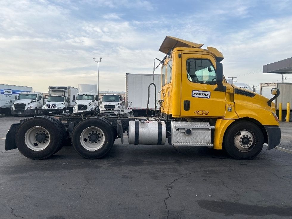Day Cab Tractor-Heavy Duty Tractors-Freightliner-2020-T12664ST-Anaheim-CA-478,600\n\t\tmiles-$ 43,750 - Image 8