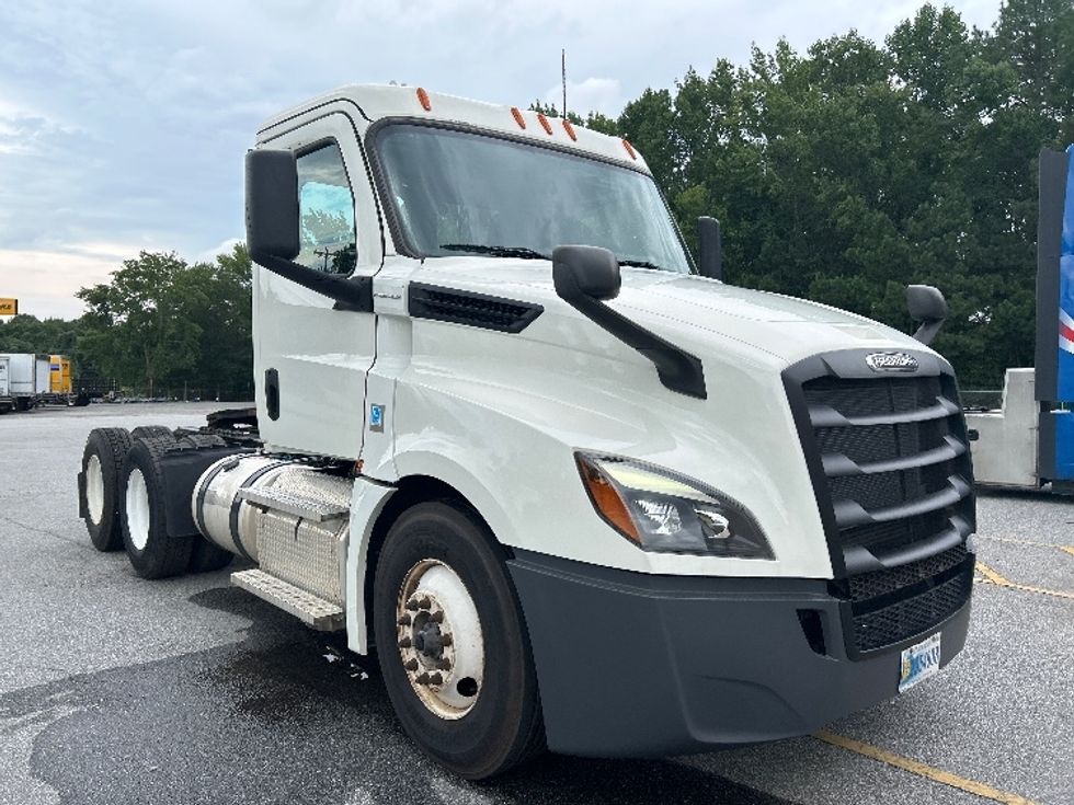 Day Cab Tractor-Heavy Duty Tractors-Freightliner-2020-T12664ST-Anderson-SC-174,100\n\t\tmiles-$ 62,750 - Image 1