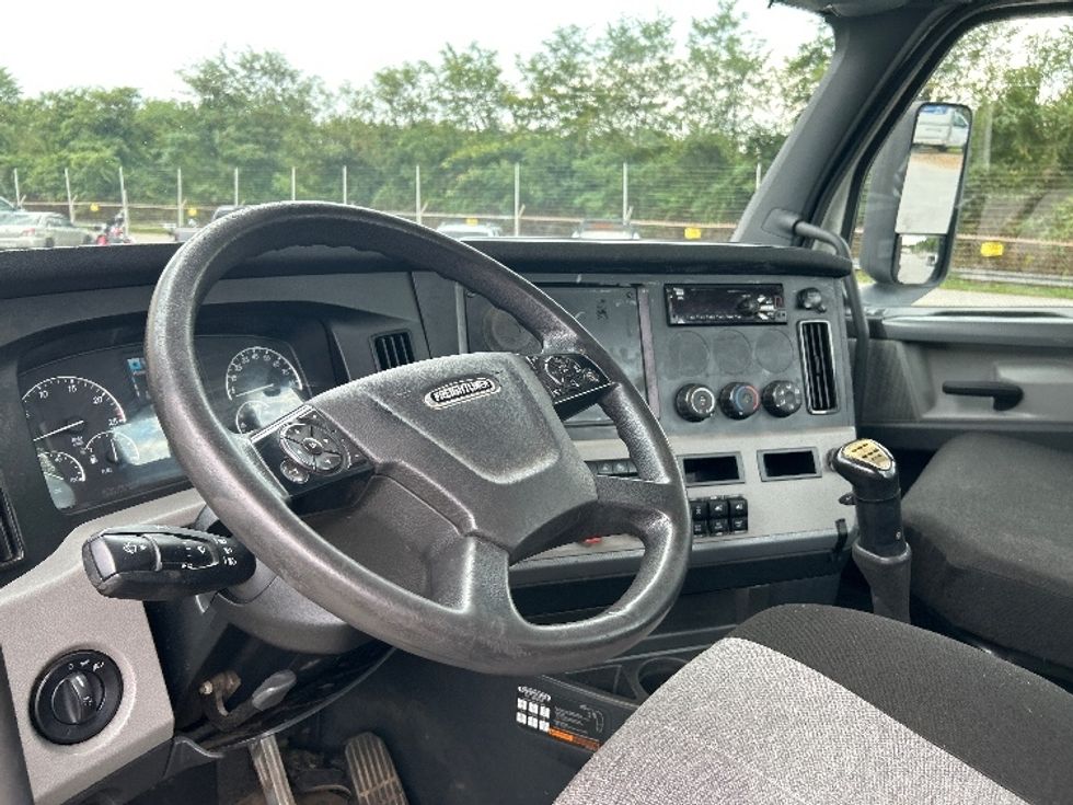 Day Cab Tractor-Heavy Duty Tractors-Freightliner-2020-T12664ST-Anderson-SC-174,100\n\t\tmiles-$ 62,750 - Image 10