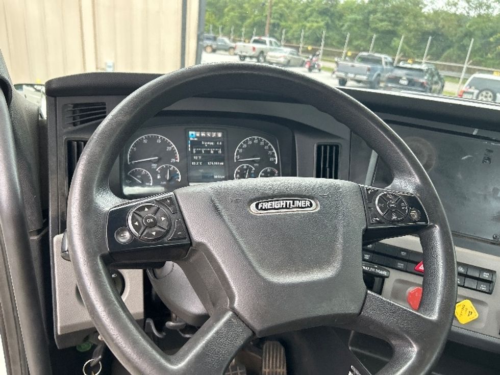 Day Cab Tractor-Heavy Duty Tractors-Freightliner-2020-T12664ST-Anderson-SC-174,100\n\t\tmiles-$ 62,750 - Image 11