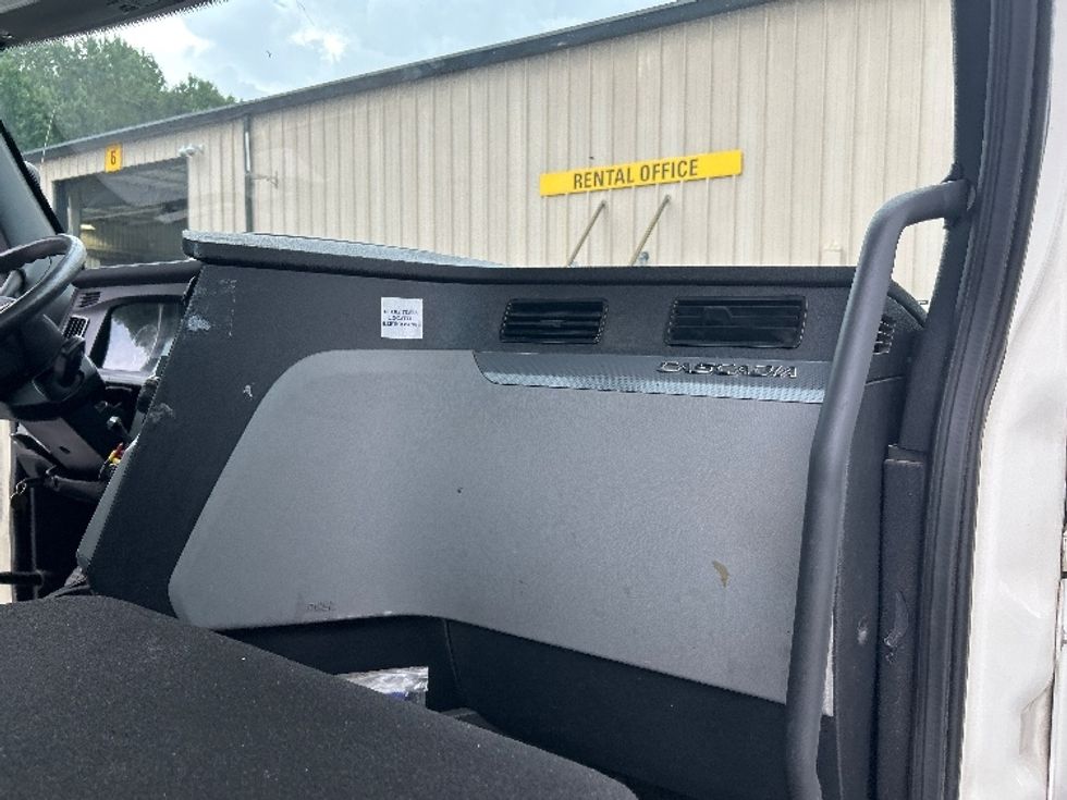 Day Cab Tractor-Heavy Duty Tractors-Freightliner-2020-T12664ST-Anderson-SC-174,100\n\t\tmiles-$ 62,750 - Image 13