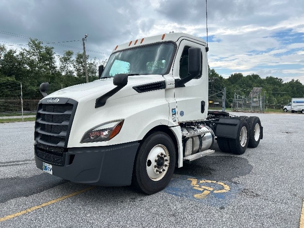 Day Cab Tractor-Heavy Duty Tractors-Freightliner-2020-T12664ST-Anderson-SC-174,100\n\t\tmiles-$ 62,750 - Image 3
