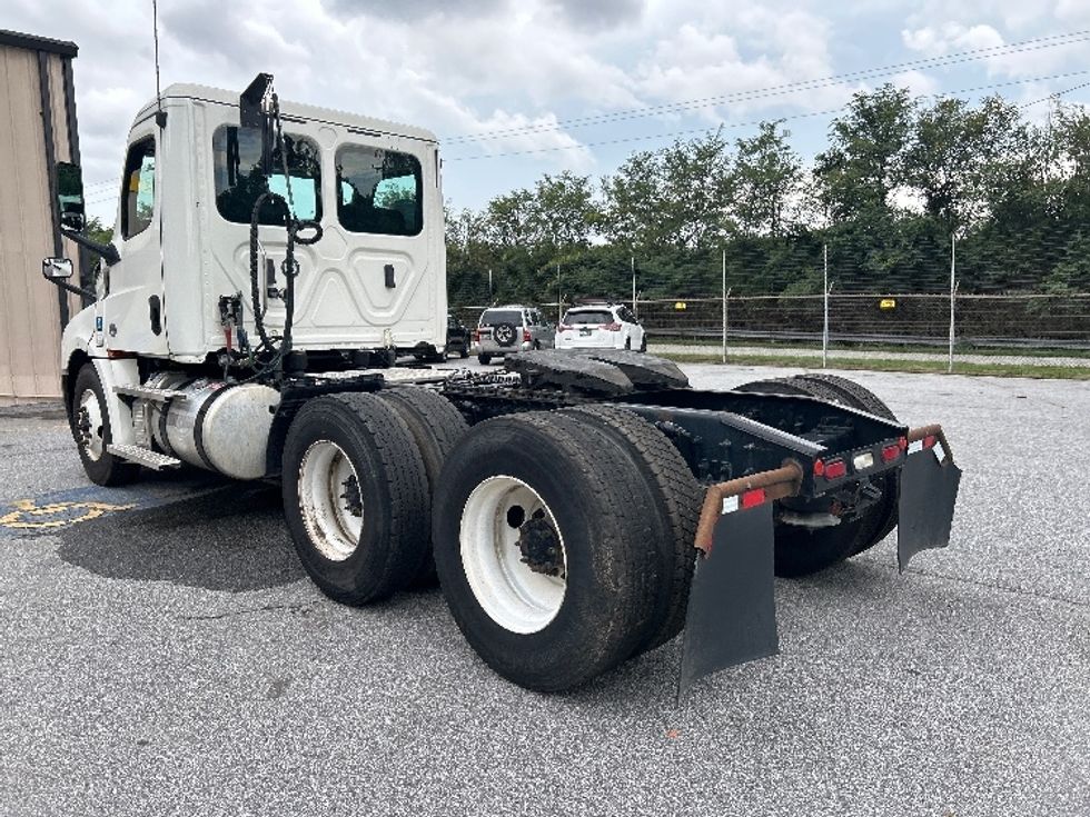 Day Cab Tractor-Heavy Duty Tractors-Freightliner-2020-T12664ST-Anderson-SC-174,100\n\t\tmiles-$ 62,750 - Image 5