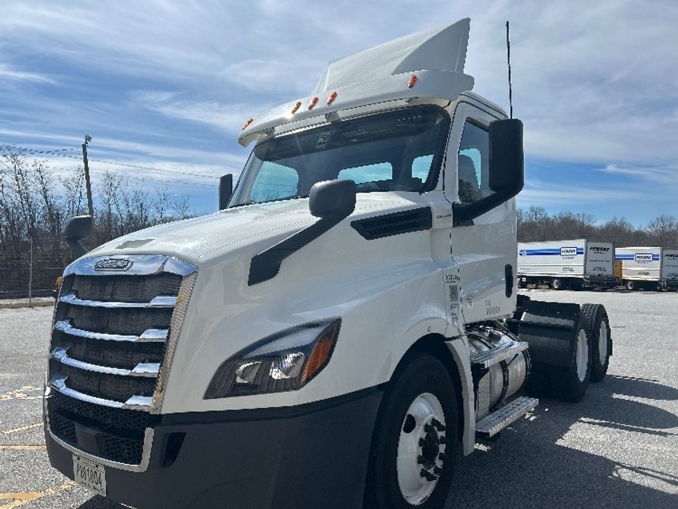 Day Cab Tractor-Heavy Duty Tractors-Freightliner-2020-T12664ST-Anderson-SC-453,064\n\t\tmiles-$ 47,500 - Image 3