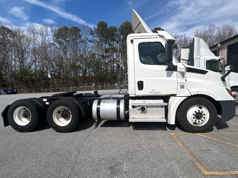 Day Cab Tractor-Heavy Duty Tractors-Freightliner-2020-T12664ST-Anderson-SC-453,064\n\t\tmiles-$ 47,500 - Image 8