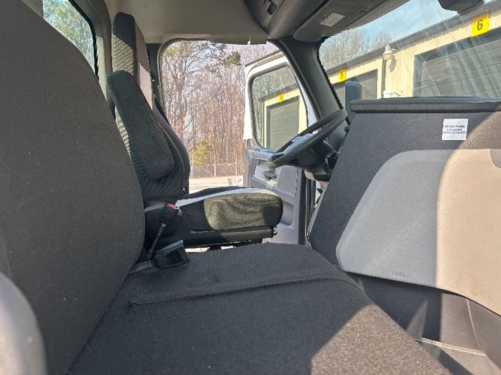 Day Cab Tractor-Heavy Duty Tractors-Freightliner-2020-T12664ST-Anderson-SC-542,416\n\t\tmiles-$ 39,750 - Image 14