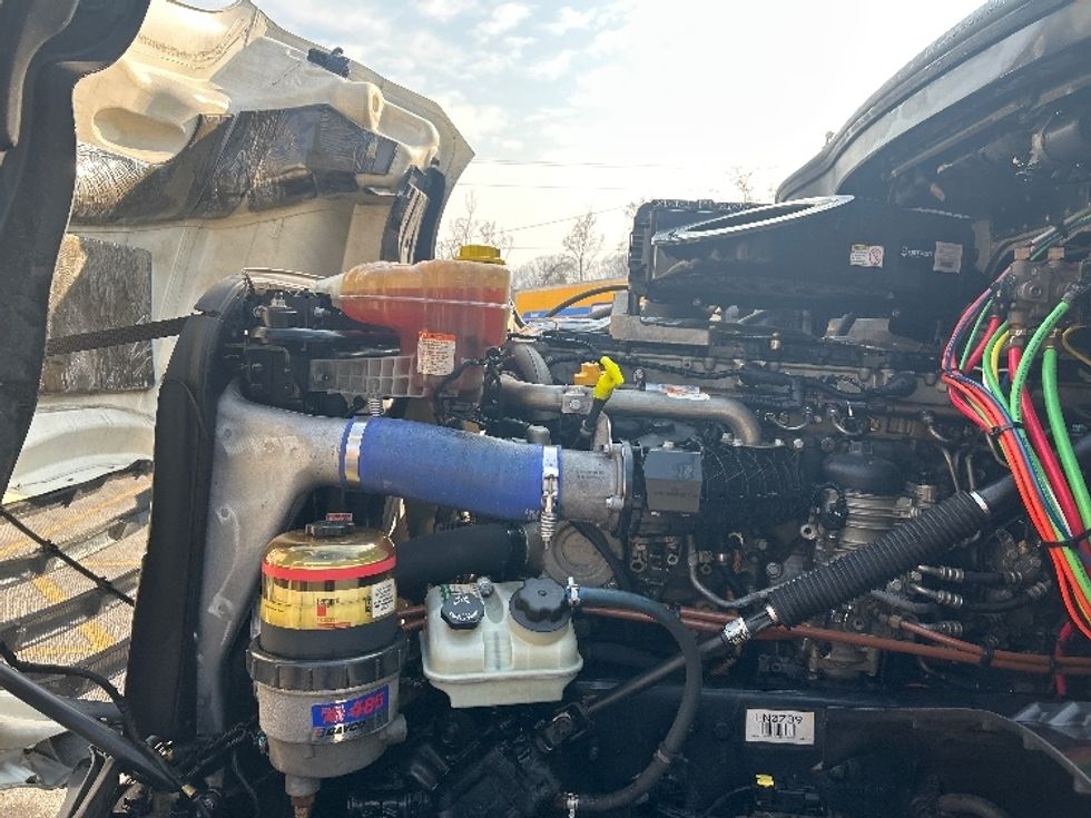 Day Cab Tractor-Heavy Duty Tractors-Freightliner-2020-T12664ST-Anderson-SC-542,416\n\t\tmiles-$ 39,750 - Image 16