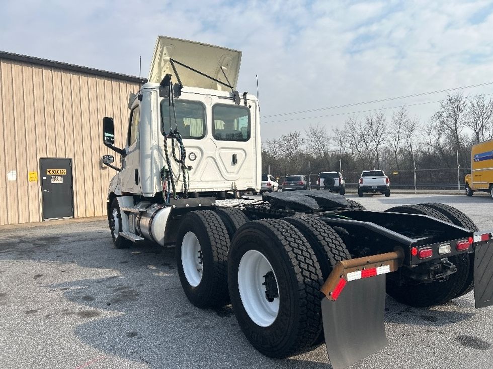 Day Cab Tractor-Heavy Duty Tractors-Freightliner-2020-T12664ST-Anderson-SC-542,416\n\t\tmiles-$ 39,750 - Image 5