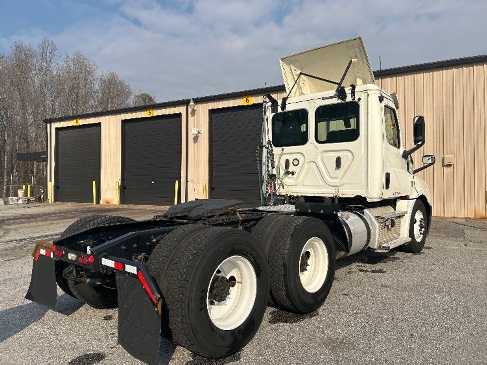 Day Cab Tractor-Heavy Duty Tractors-Freightliner-2020-T12664ST-Anderson-SC-542,416\n\t\tmiles-$ 39,750 - Image 7