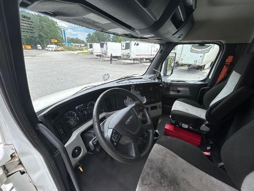 Day Cab Tractor-Heavy Duty Tractors-Freightliner-2020-T12664ST-Atlanta (Forest Park)-GA-426,138\n\t\tmiles-$ 50,250 - Image 10