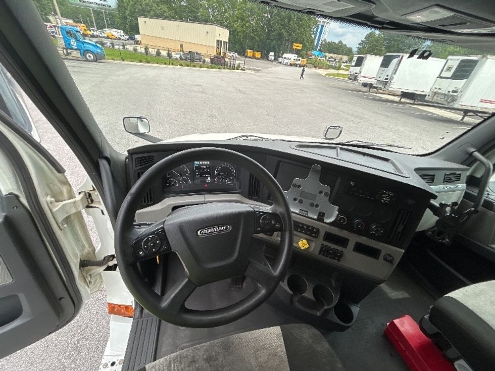 Day Cab Tractor-Heavy Duty Tractors-Freightliner-2020-T12664ST-Atlanta (Forest Park)-GA-426,138\n\t\tmiles-$ 50,250 - Image 11