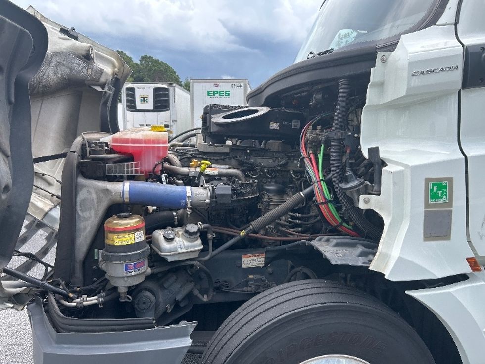 Day Cab Tractor-Heavy Duty Tractors-Freightliner-2020-T12664ST-Atlanta (Forest Park)-GA-426,138\n\t\tmiles-$ 50,250 - Image 16