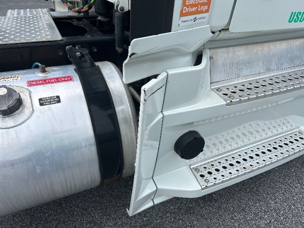 Day Cab Tractor-Heavy Duty Tractors-Freightliner-2020-T12664ST-Atlanta (Forest Park)-GA-426,138\n\t\tmiles-$ 50,250 - Image 19