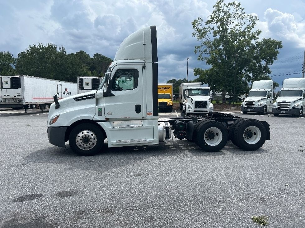 Day Cab Tractor-Heavy Duty Tractors-Freightliner-2020-T12664ST-Atlanta (Forest Park)-GA-426,138\n\t\tmiles-$ 50,250 - Image 4