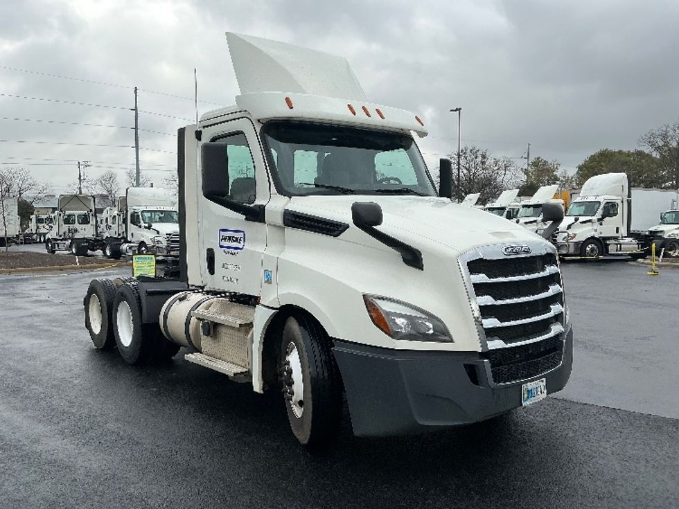 Day Cab Tractor-Heavy Duty Tractors-Freightliner-2020-T12664ST-Atlanta (Forest Park)-GA-442,848\n\t\tmiles-$ 47,500 - Image 1