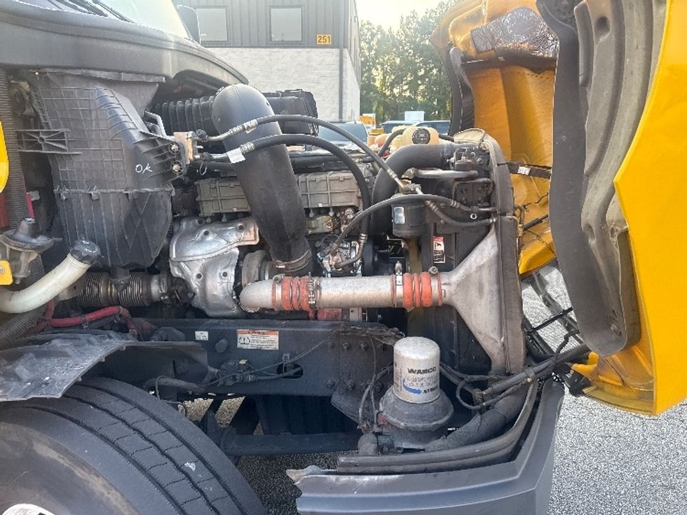 Day Cab Tractor-Heavy Duty Tractors-Freightliner-2020-T12664ST-Atlanta (Forest Park)-GA-479,728\n\t\tmiles-$ 44,000 - Image 15