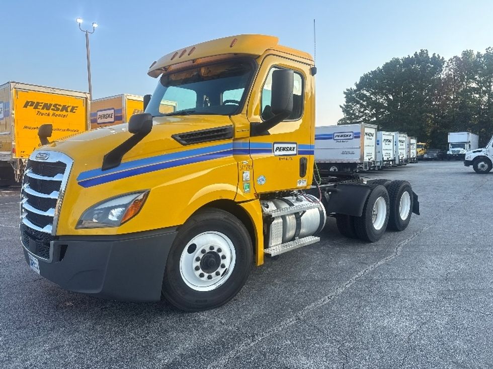 Day Cab Tractor-Heavy Duty Tractors-Freightliner-2020-T12664ST-Atlanta (Forest Park)-GA-479,728\n\t\tmiles-$ 44,000 - Image 3