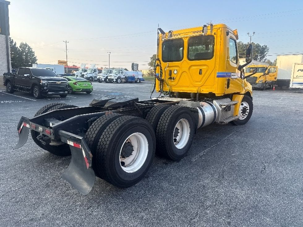 Day Cab Tractor-Heavy Duty Tractors-Freightliner-2020-T12664ST-Atlanta (Forest Park)-GA-479,728\n\t\tmiles-$ 44,000 - Image 7