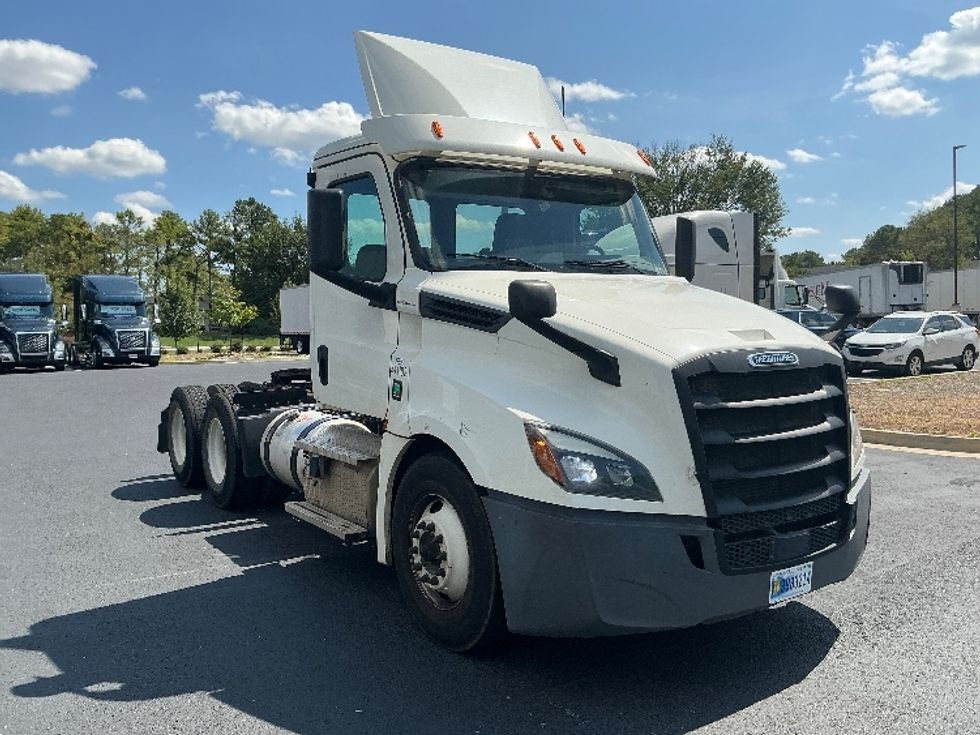 Day Cab Tractor-Heavy Duty Tractors-Freightliner-2020-T12664ST-Atlanta (Forest Park)-GA-489,566\n\t\tmiles-$ 48,250 - Image 1