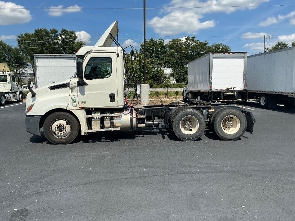 Day Cab Tractor-Heavy Duty Tractors-Freightliner-2020-T12664ST-Atlanta (Forest Park)-GA-489,566\n\t\tmiles-$ 48,250 - Image 4