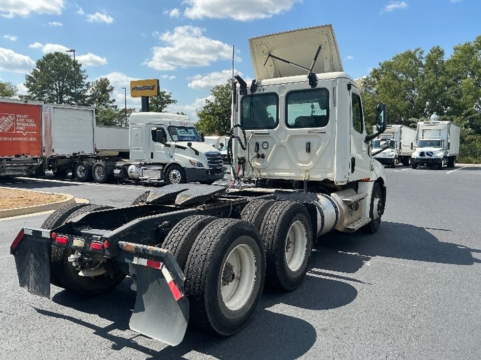 Day Cab Tractor-Heavy Duty Tractors-Freightliner-2020-T12664ST-Atlanta (Forest Park)-GA-489,566\n\t\tmiles-$ 48,250 - Image 6