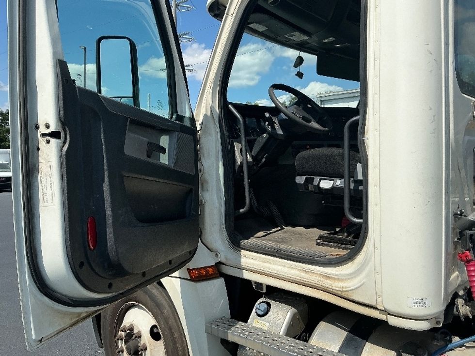 Day Cab Tractor-Heavy Duty Tractors-Freightliner-2020-T12664ST-Atlanta (Forest Park)-GA-489,566\n\t\tmiles-$ 48,250 - Image 8