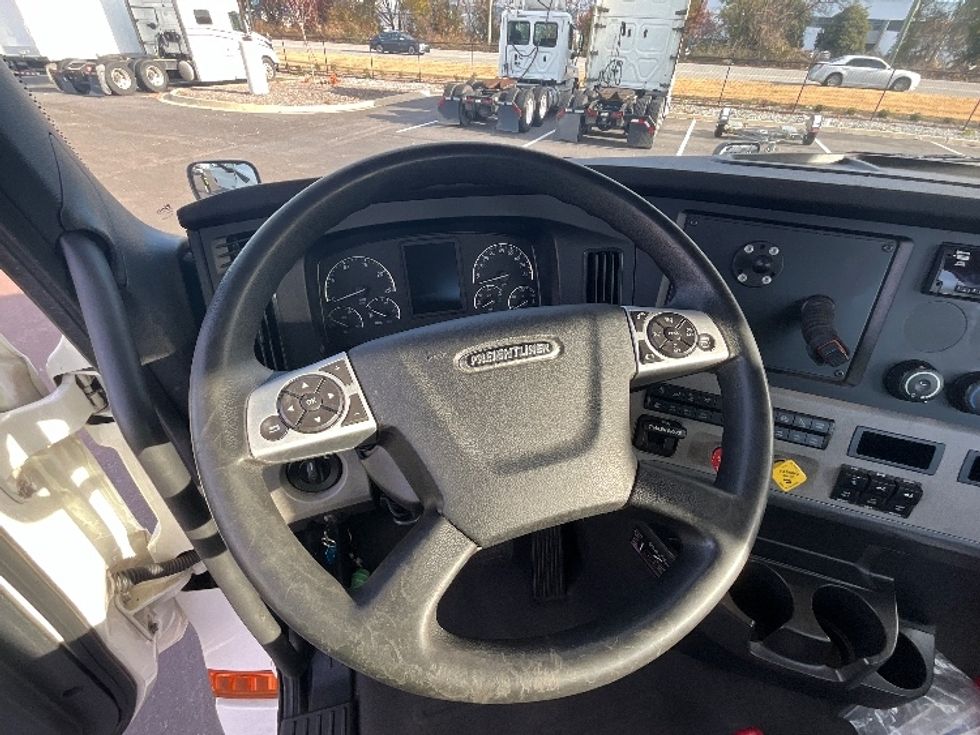 Day Cab Tractor-Heavy Duty Tractors-Freightliner-2020-T12664ST-Atlanta (Forest Park)-GA-576,393\n\t\tmiles-$ 40,500 - Image 11