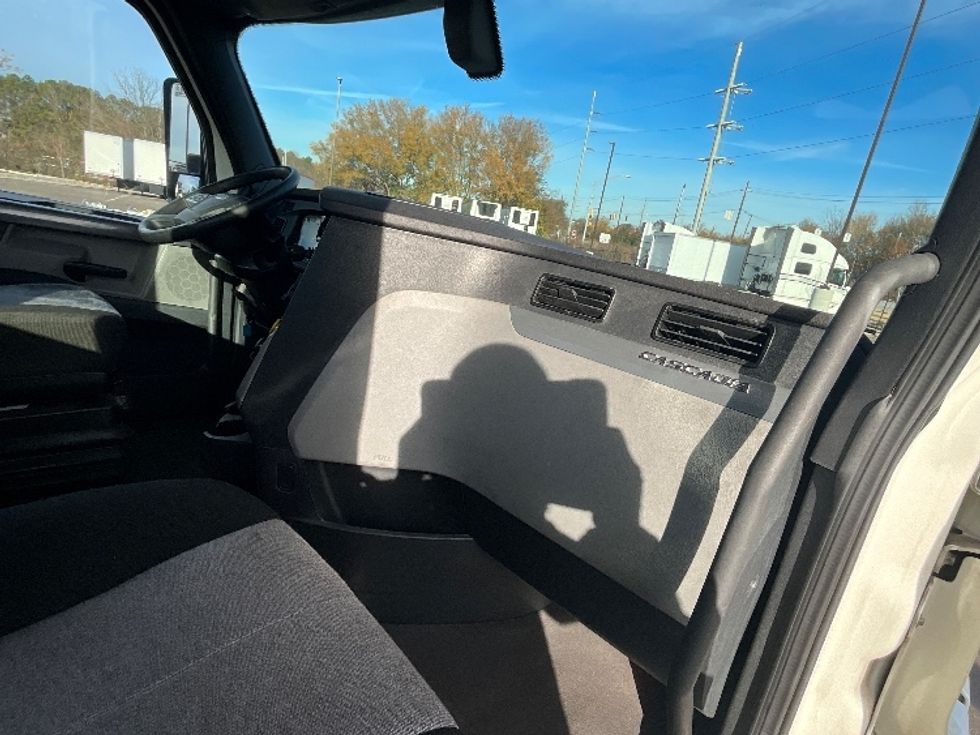 Day Cab Tractor-Heavy Duty Tractors-Freightliner-2020-T12664ST-Atlanta (Forest Park)-GA-576,393\n\t\tmiles-$ 40,500 - Image 13