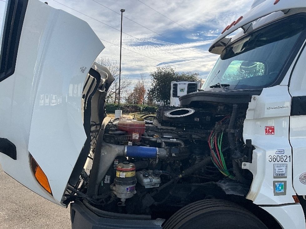 Day Cab Tractor-Heavy Duty Tractors-Freightliner-2020-T12664ST-Atlanta (Forest Park)-GA-576,393\n\t\tmiles-$ 40,500 - Image 16