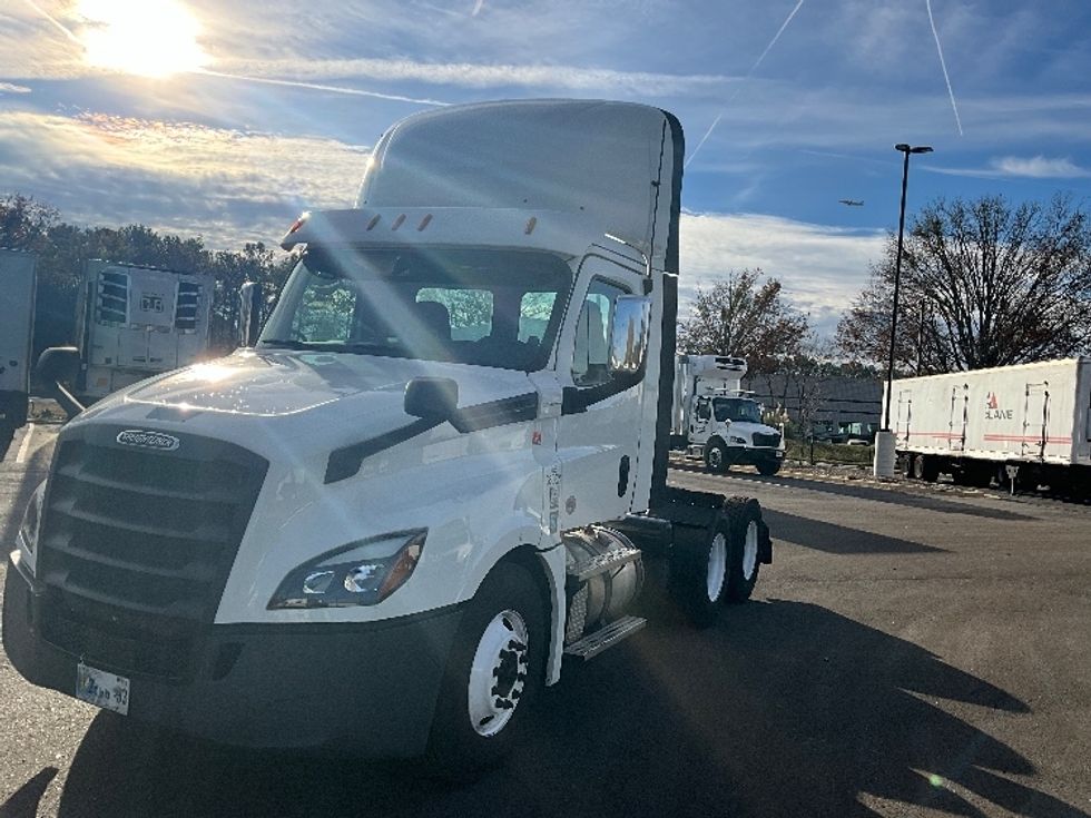 Day Cab Tractor-Heavy Duty Tractors-Freightliner-2020-T12664ST-Atlanta (Forest Park)-GA-576,393\n\t\tmiles-$ 40,500 - Image 3