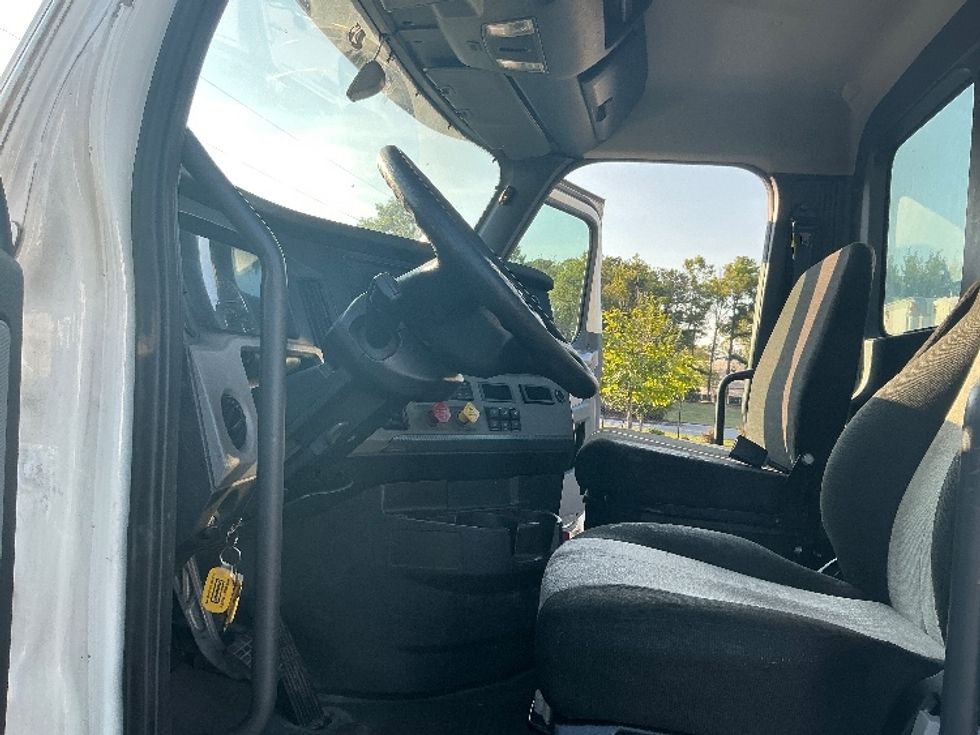 Day Cab Tractor-Heavy Duty Tractors-Freightliner-2020-T12664ST-Atlanta (Forest Park)-GA-576,807\n\t\tmiles-$ 38,000 - Image 10