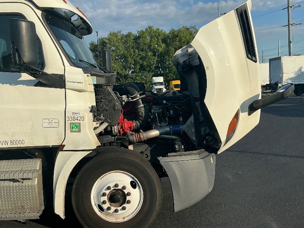 Day Cab Tractor-Heavy Duty Tractors-Freightliner-2020-T12664ST-Atlanta (Forest Park)-GA-576,807\n\t\tmiles-$ 38,000 - Image 15