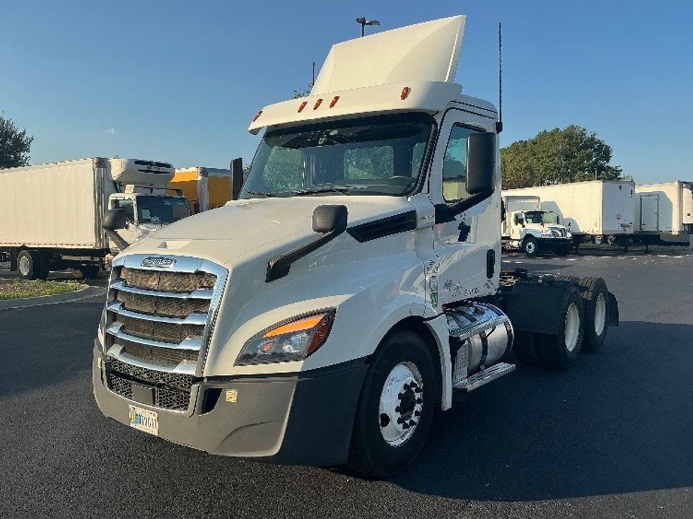 Day Cab Tractor-Heavy Duty Tractors-Freightliner-2020-T12664ST-Atlanta (Forest Park)-GA-576,807\n\t\tmiles-$ 38,000 - Image 3