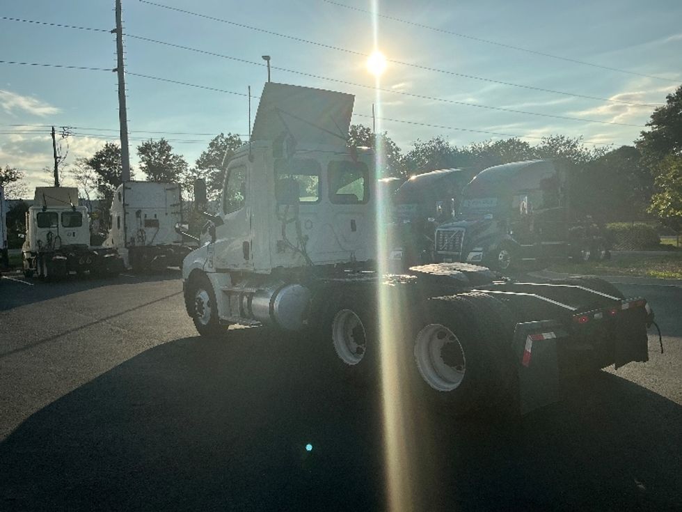 Day Cab Tractor-Heavy Duty Tractors-Freightliner-2020-T12664ST-Atlanta (Forest Park)-GA-576,807\n\t\tmiles-$ 38,000 - Image 5
