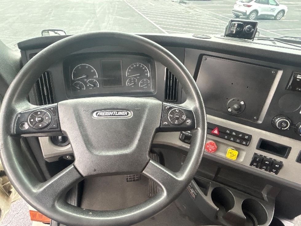 Day Cab Tractor-Heavy Duty Tractors-Freightliner-2020-T12664ST-Atlanta-GA-199,785\n\t\tmiles-$ 59,250 - Image 11