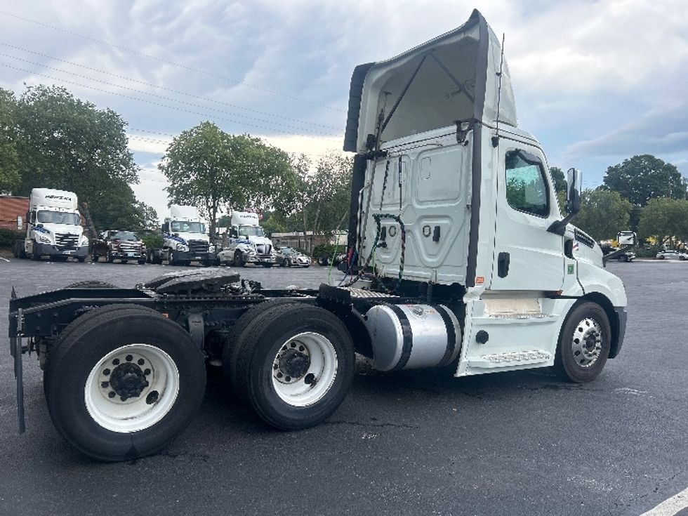 Day Cab Tractor-Heavy Duty Tractors-Freightliner-2020-T12664ST-Atlanta-GA-199,785\n\t\tmiles-$ 59,250 - Image 7