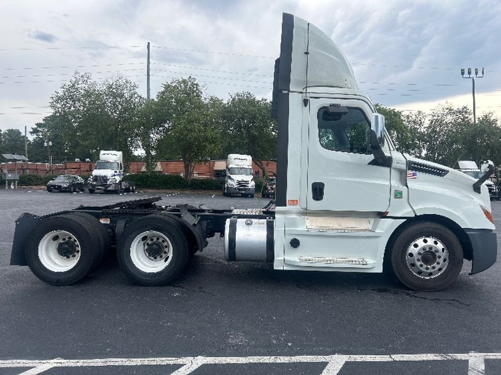 Day Cab Tractor-Heavy Duty Tractors-Freightliner-2020-T12664ST-Atlanta-GA-199,785\n\t\tmiles-$ 59,250 - Image 8