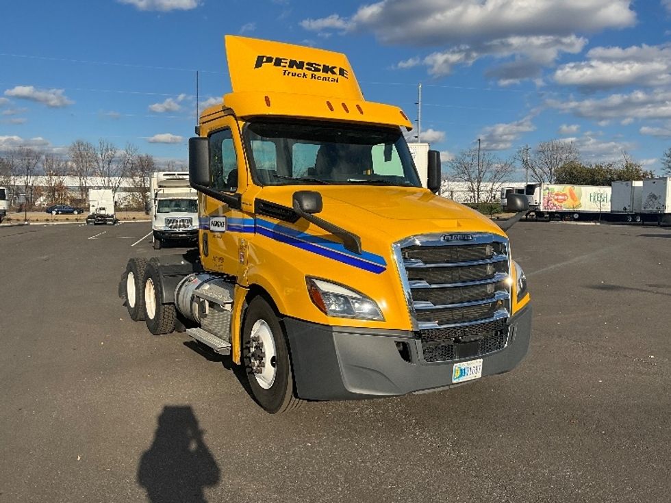 Day Cab Tractor-Heavy Duty Tractors-Freightliner-2020-T12664ST-Atlanta-GA-257,016\n\t\tmiles-$ 70,000 - Image 1